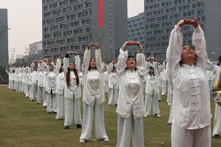 有松有紧，动静相兼八段锦