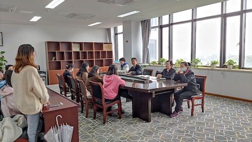 座谈会2